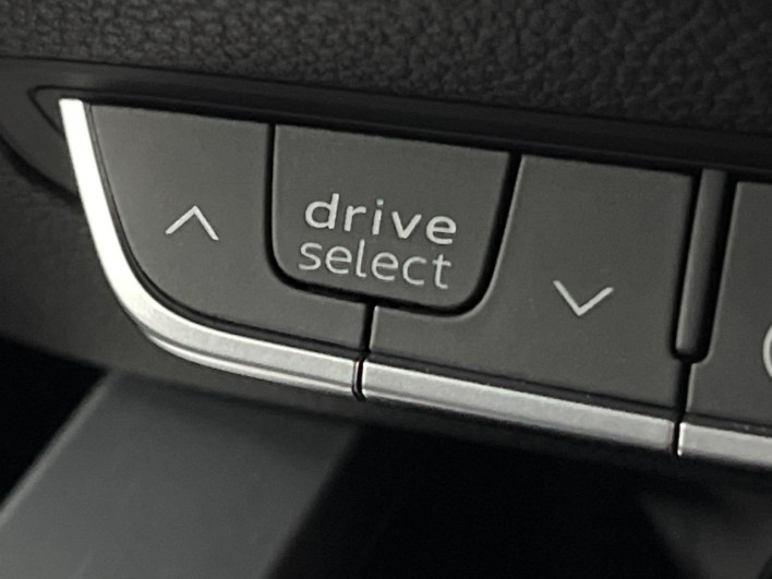 2022 Audi A4 3AA-8WDDWF (UW-6a126d21df66e)[9]