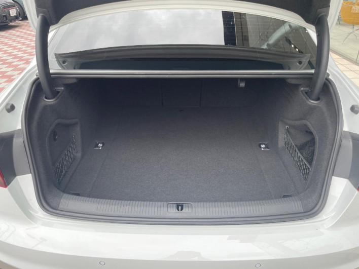 2022 Audi A4 3AA-8WDEM (UW-6a126d222418d)[23]