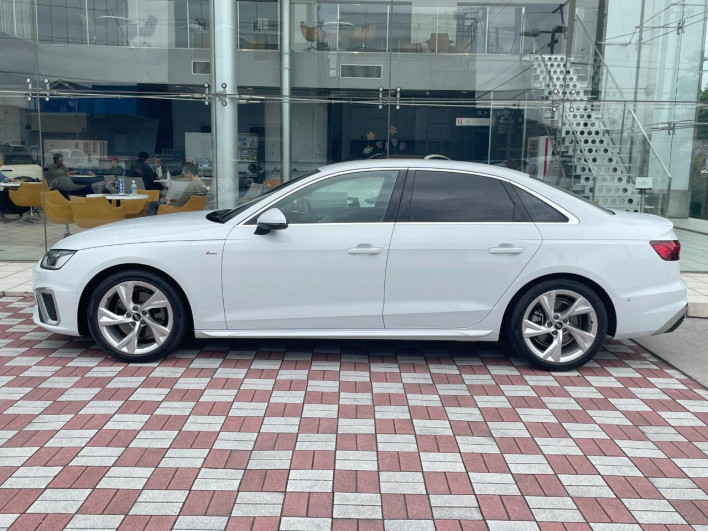 2022 Audi A4 3AA-8WDEM (UW-6a126d222418d)[15]