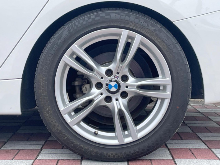 2014 BMW 3 Series DBA-3X20 (UW-6a126d24794c9)[26]