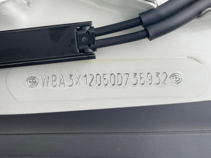 2014 BMW 3 Series DBA-3X20 (UW-6a126d24794c9)[1]