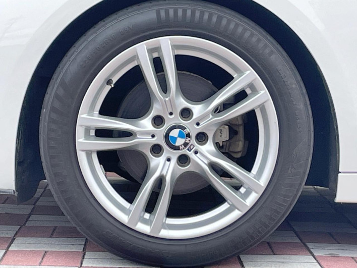 2014 BMW 3 Series DBA-3X20 (UW-6a126d24794c9)[15]