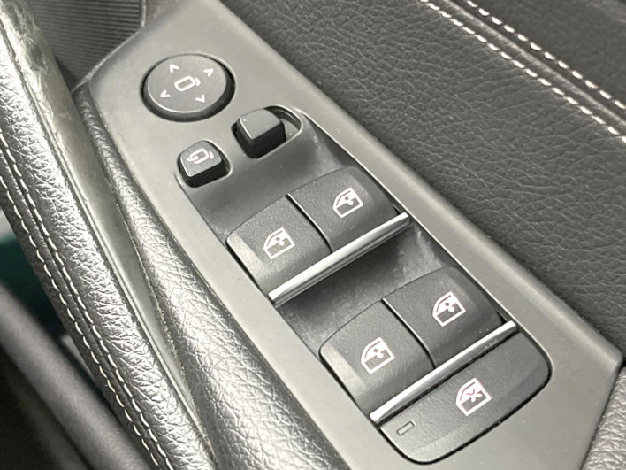 2017 BMW 5 Series DBA-JA20 (UW-6a126d26b5f0f)[23]