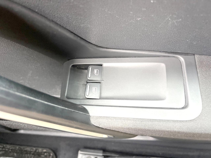 2018 Volkswagen The Beetle DBA-16CBZ (UW-6a126d2cea1c2)[24]
