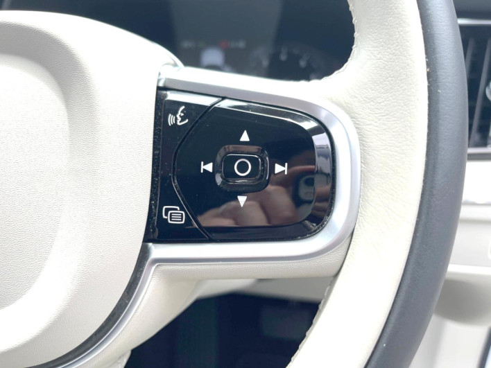 2021 Volvo XC60 5AA-UB420TXCM (UW-6a126d2eebddf)[28]