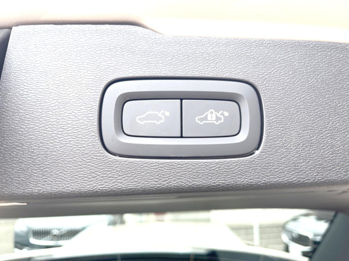 2023 Volvo V60 5AA-ZB420TM (UW-6a126d30014c5)[19]