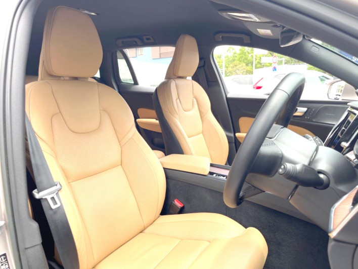 2023 Volvo V60 5AA-ZB420TM (UW-6a126d30014c5)[16]