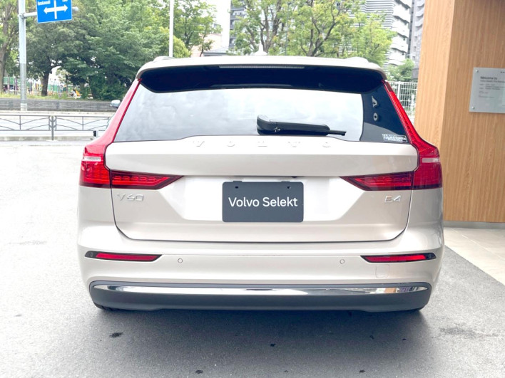 2023 Volvo V60 5AA-ZB420TM (UW-6a126d30014c5)[7]