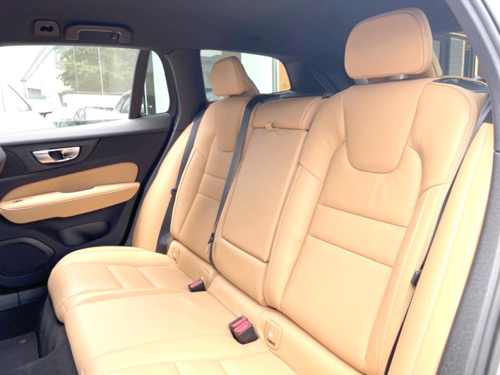 2023 Volvo V60 5AA-ZB420TM (UW-6a126d30014c5)[21]