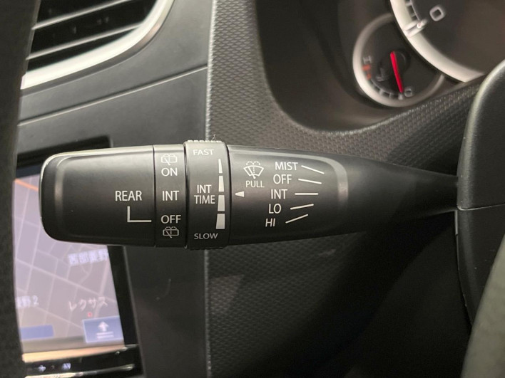 2014 Suzuki Swift DBA-ZC72S (UW-6a126d33ed66d)[13]