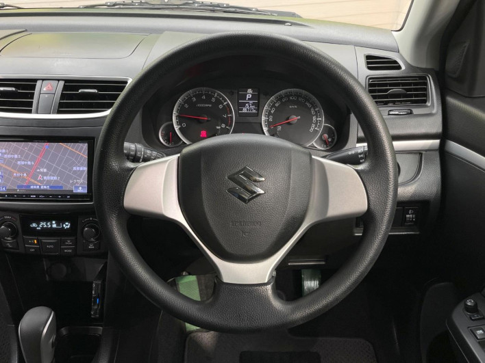 2014 Suzuki Swift DBA-ZC72S (UW-6a126d33ed66d)[11]