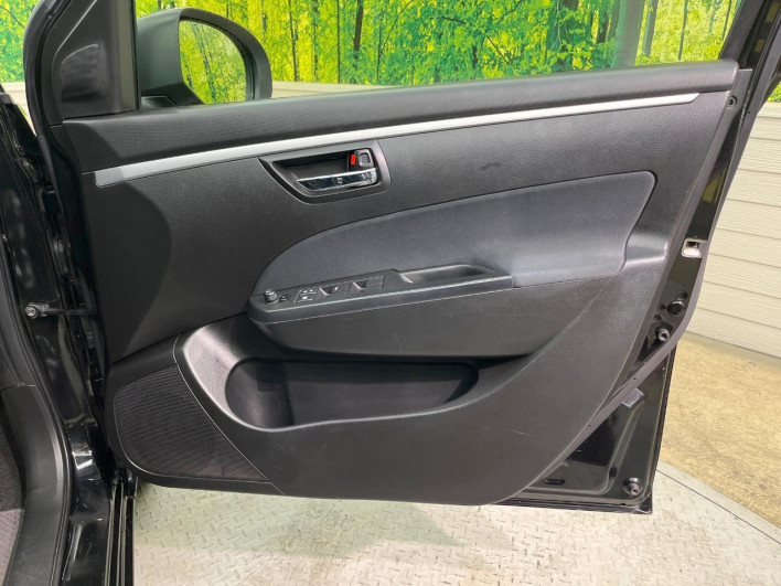 2014 Suzuki Swift DBA-ZC72S (UW-6a126d33ed66d)[5]