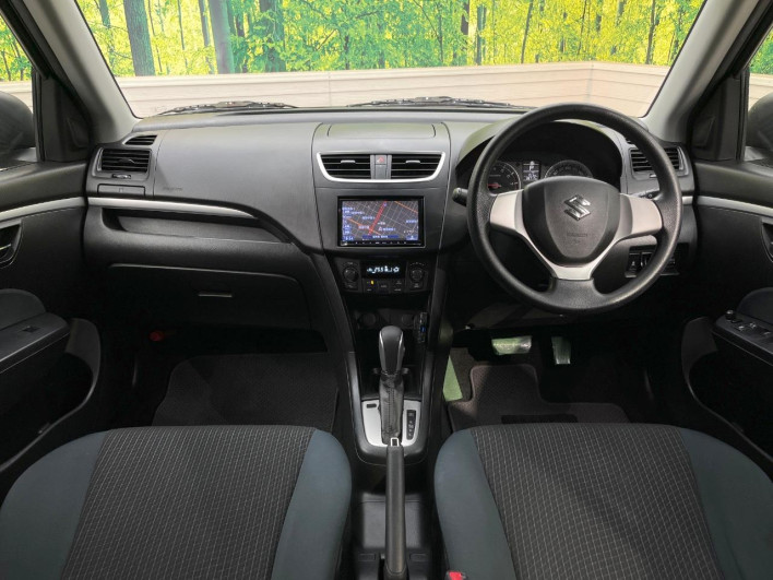 2014 Suzuki Swift DBA-ZC72S (UW-6a126d33ed66d)[10]