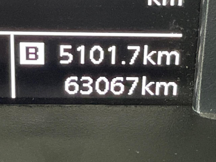 2018 Suzuki Swift DBA-ZC83S (UW-6a126d34b18e7)[2]