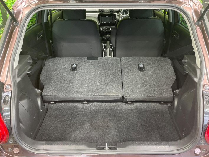 2018 Suzuki Swift DBA-ZC83S (UW-6a126d34b18e7)[21]
