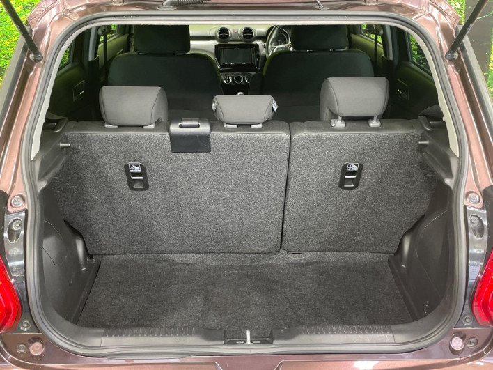 2018 Suzuki Swift DBA-ZC83S (UW-6a126d34b18e7)[20]