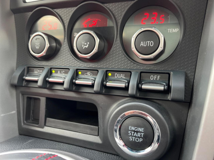 2014 Toyota 86 DBA-ZN6 (UW-6a126d37b1d1f)[23]