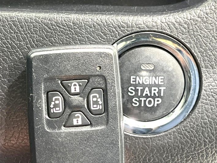 2013 Toyota Noah DBA-ZRR70G (UW-6a126d3ac793f)[14]