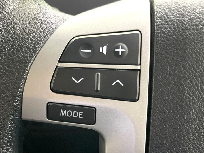 2013 Toyota Noah DBA-ZRR70G (UW-6a126d3ac793f)[28]