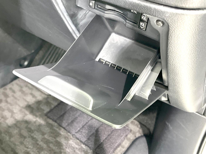 2013 Toyota Noah DBA-ZRR70G (UW-6a126d3ac793f)[15]