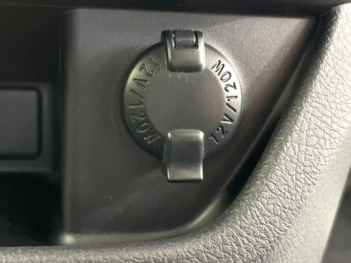 2013 Toyota Noah DBA-ZRR70G (UW-6a126d3ac793f)[17]