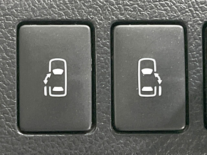 2013 Toyota Noah DBA-ZRR70G (UW-6a126d3ac793f)[21]