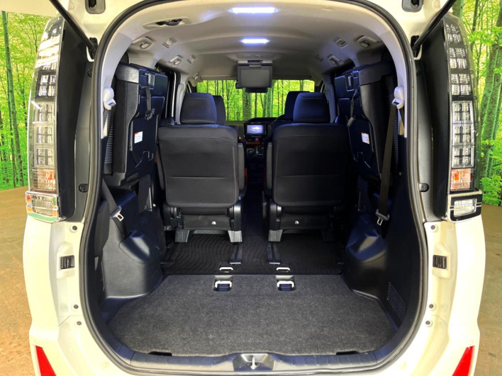 2014 Toyota Voxy DBA-ZRR80W (UW-6a126d3b47036)[27]