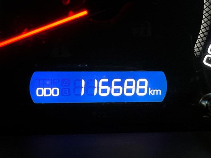 2014 Toyota Voxy DBA-ZRR80W (UW-6a126d3b47036)[2]
