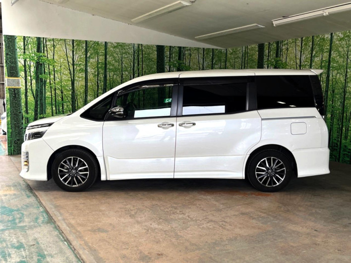 2014 Toyota Voxy DBA-ZRR80W (UW-6a126d3b47036)[12]
