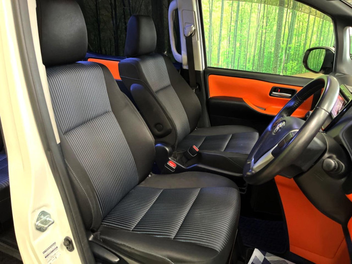 2014 Toyota Voxy DBA-ZRR80W (UW-6a126d3b47036)[16]