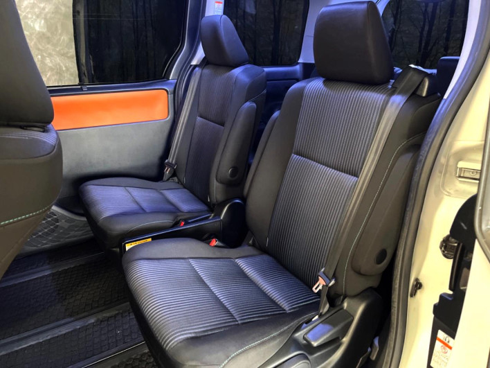 2014 Toyota Voxy DBA-ZRR80W (UW-6a126d3b47036)[10]