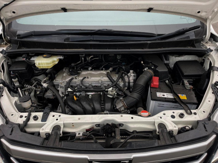2016 Toyota Noah DBA-ZRR80W (UW-6a126d3d33e89)[4]