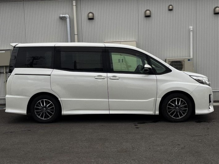 2016 Toyota Noah DBA-ZRR80W (UW-6a126d3d33e89)[27]