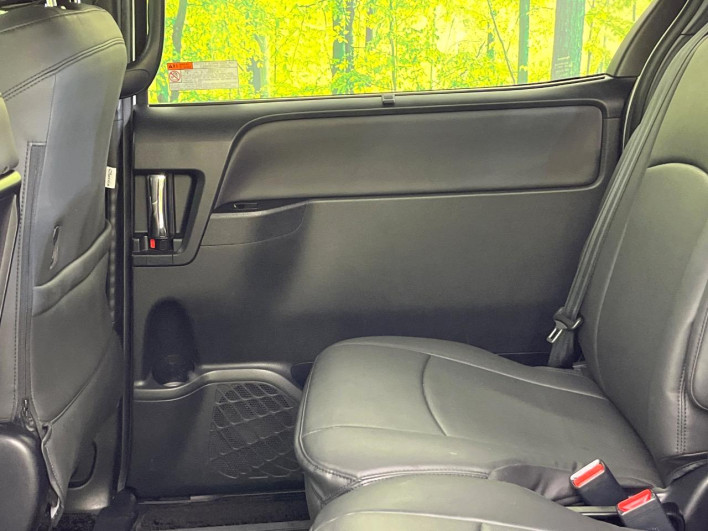 2020 Toyota Voxy 3BA-ZRR85W (UW-6a126d4288024)[27]