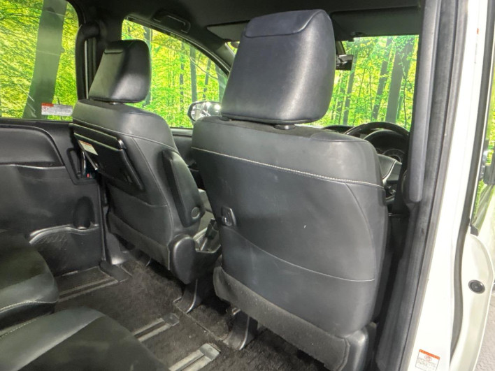 2020 Toyota Noah 3BA-ZRR85W (UW-6a126d4291b97)[16]
