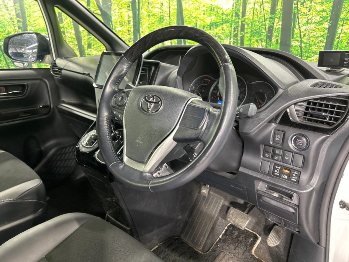 2020 Toyota Noah 3BA-ZRR85W (UW-6a126d4291b97)[17]