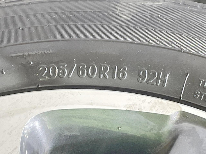 2020 Toyota Noah 3BA-ZRR85W (UW-6a126d4291d08)[22]