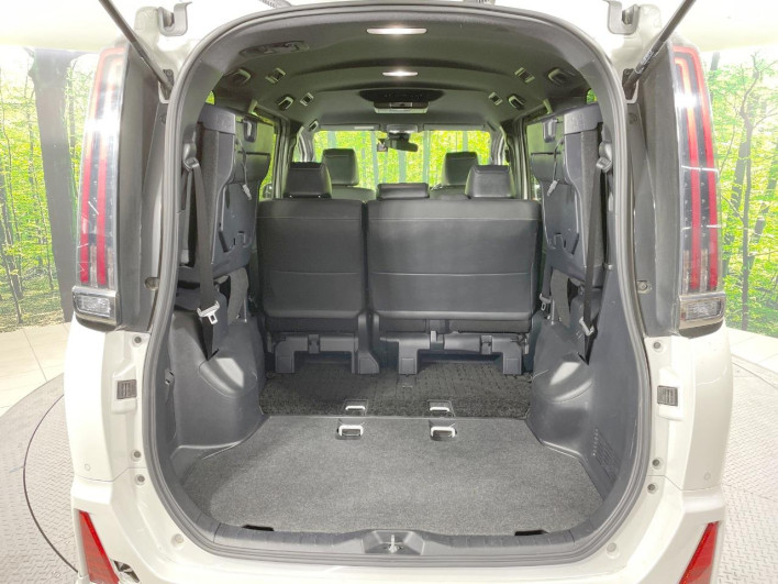 2020 Toyota Noah 3BA-ZRR85W (UW-6a126d4291d08)[17]
