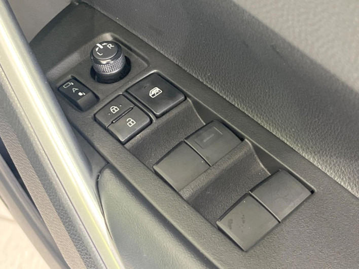 2023 Toyota Corolla Cross 6AA-ZVG11 (UW-6a126d4578cd1)[27]