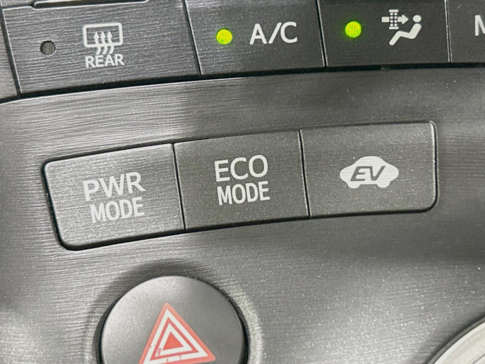 2011 Toyota Prius DAA-ZVW30 (UW-6a126d492f102)[29]