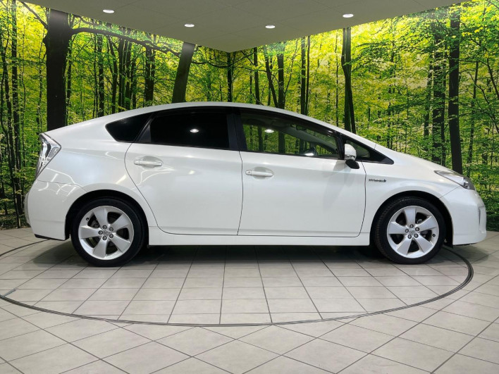 2013 Toyota Prius DAA-ZVW30 (UW-6a126d497236c)[17]