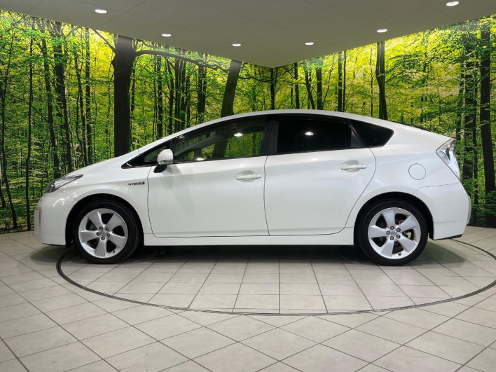 2013 Toyota Prius DAA-ZVW30 (UW-6a126d497236c)[13]