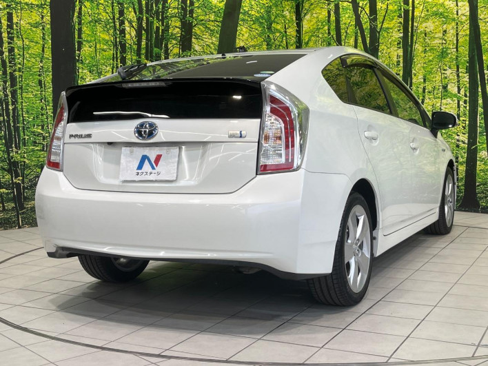 2013 Toyota Prius DAA-ZVW30 (UW-6a126d497236c)[16]