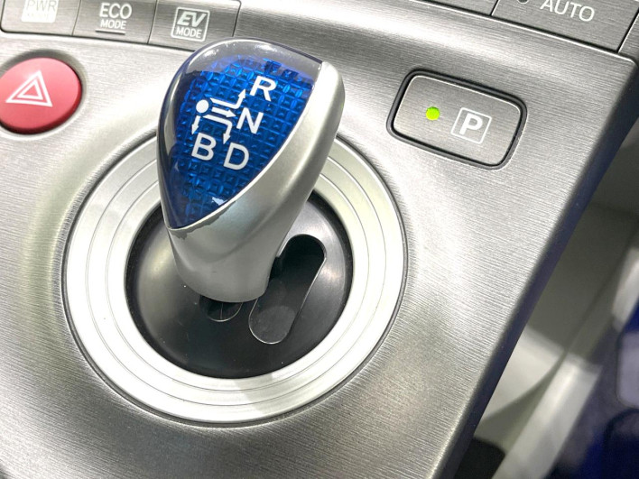 2013 Toyota Prius DAA-ZVW30 (UW-6a126d4ae0fb7)[23]