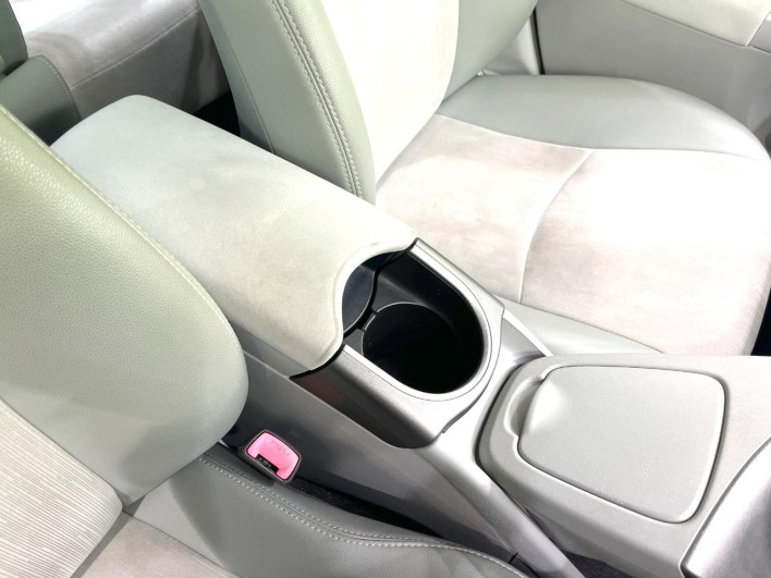 2013 Toyota Prius DAA-ZVW30 (UW-6a126d4ae0fb7)[19]