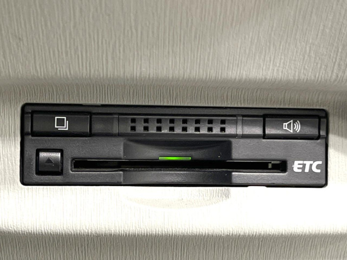 2013 Toyota Prius DAA-ZVW30 (UW-6a126d4ae0fb7)[16]