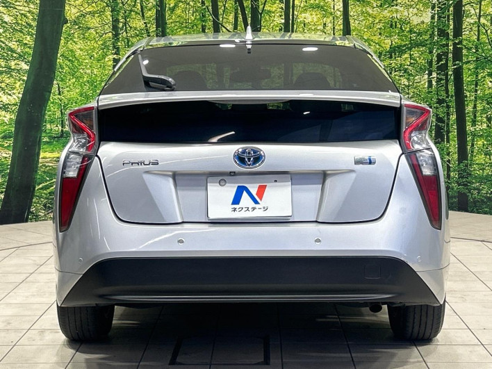 2016 Toyota Prius DAA-ZVW50 (UW-6a126d4d439d3)[19]