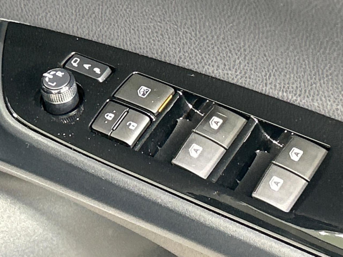 2016 Toyota Prius DAA-ZVW50 (UW-6a126d4d439d3)[25]