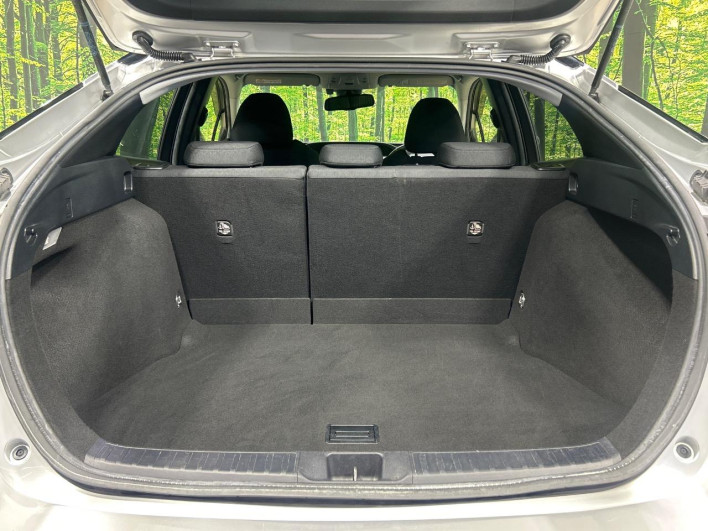2016 Toyota Prius DAA-ZVW50 (UW-6a126d4d439d3)[20]