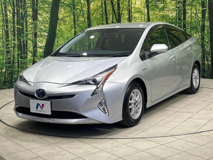 2016 Toyota Prius DAA-ZVW50 (UW-6a126d4d439d3)[14]